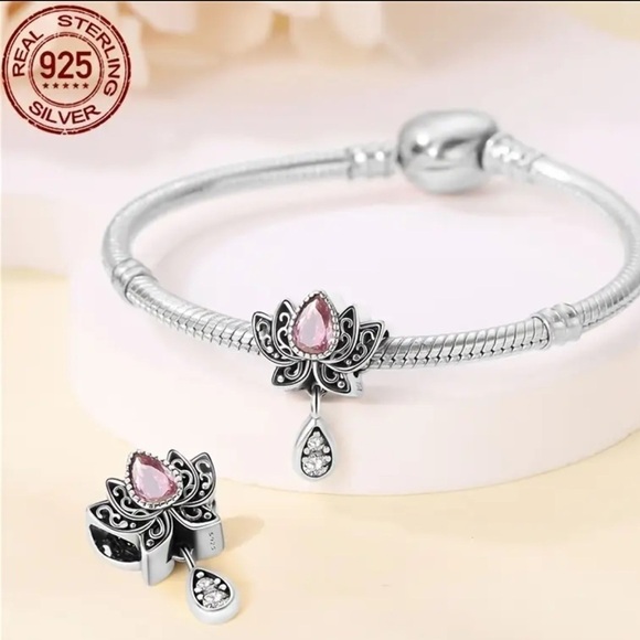 Women’s 925 Sterling Silver Lotus Charm/Pendant - NWT - Picture 2 of 6